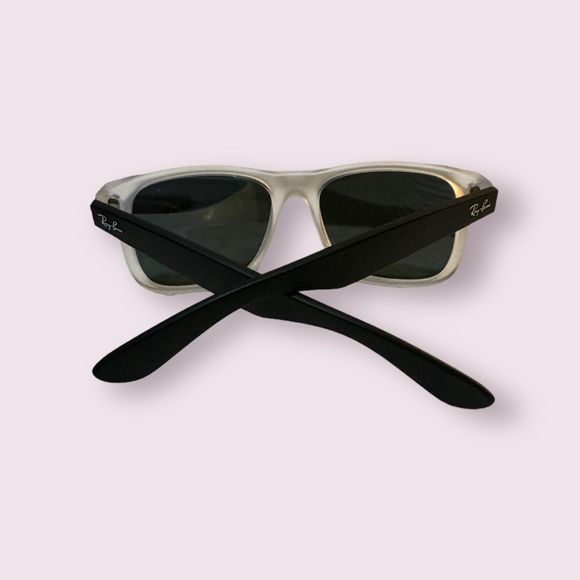 Ray-Ban RB4165 Justin Color Mix Sunglasses with Black Frame Grey-Black Lenses - Picture 5 of 9
